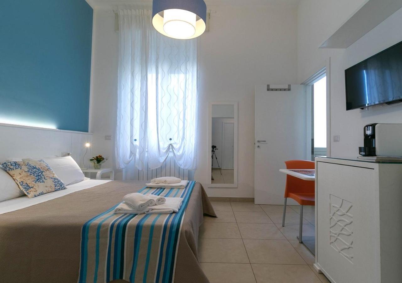 Fronte Mare Rooms By Salentolimit 切萨雷奥港 外观 照片
